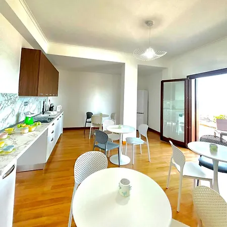 Elimar & Pool Nocleg ze śniadaniem 4*