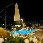 Oda ve Kahvaltı Elimar & Pool Crotone