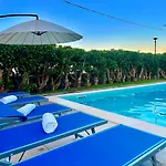 Elimar & Pool Bed & Breakfast