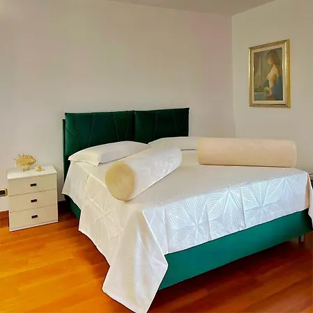 B&B Elimar & Pool 4*