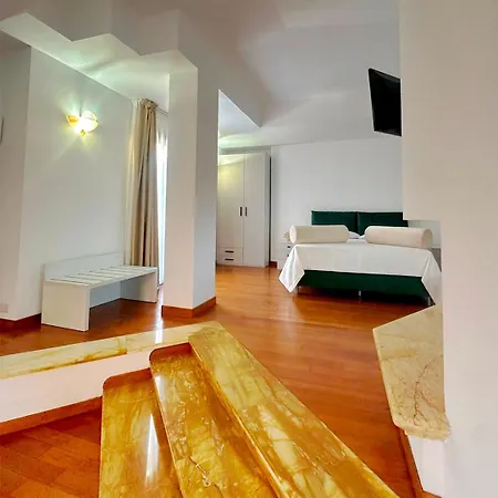 Elimar & Pool Bed & Breakfast 4*
