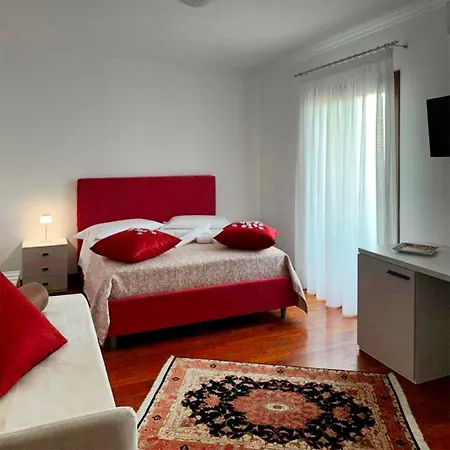 B&B Elimar & Pool 4*