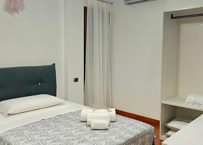 Alojamento de Acomodação e Pequeno-almoço Elimar & Pool